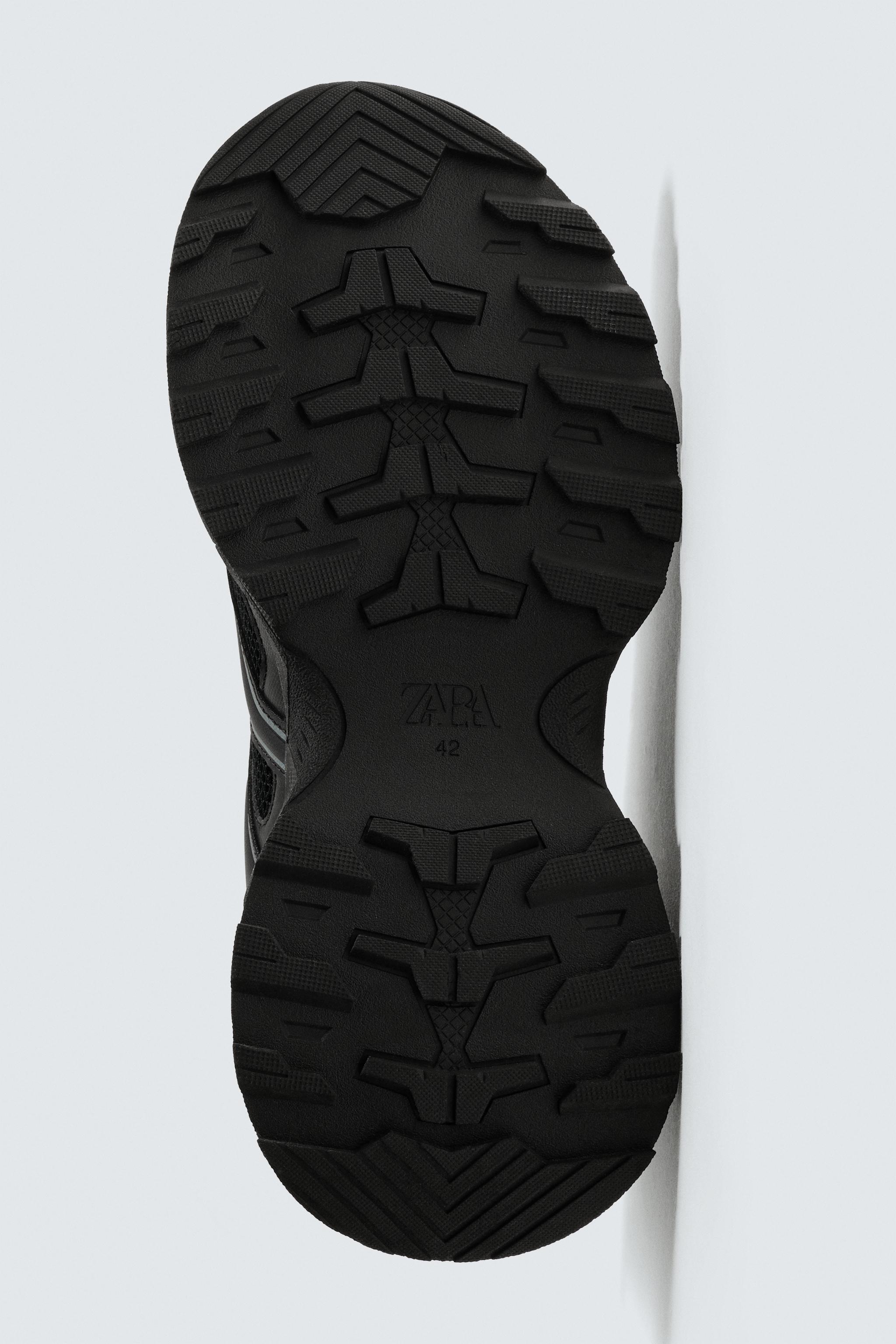 CHUNKY SOLE SNEAKERS
